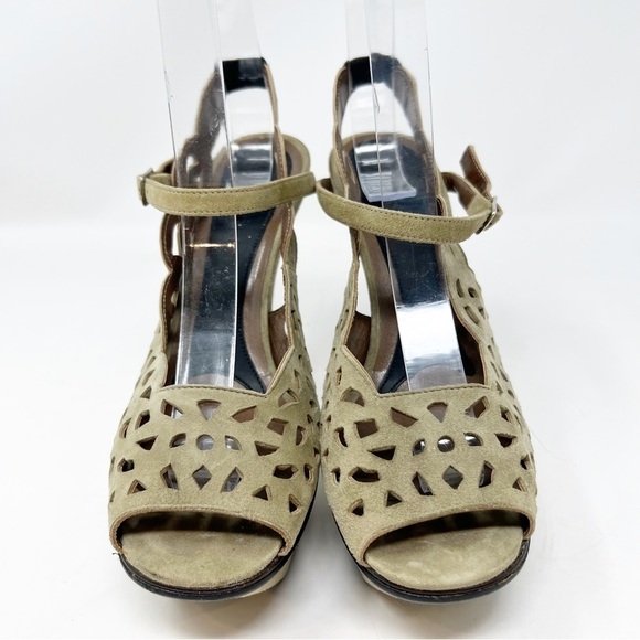 Marni Stiletto Heel w/Platform Front/Cutouts/ Ecru Beige Suede- Size 37 (6.5/7) - Picture 2 of 7